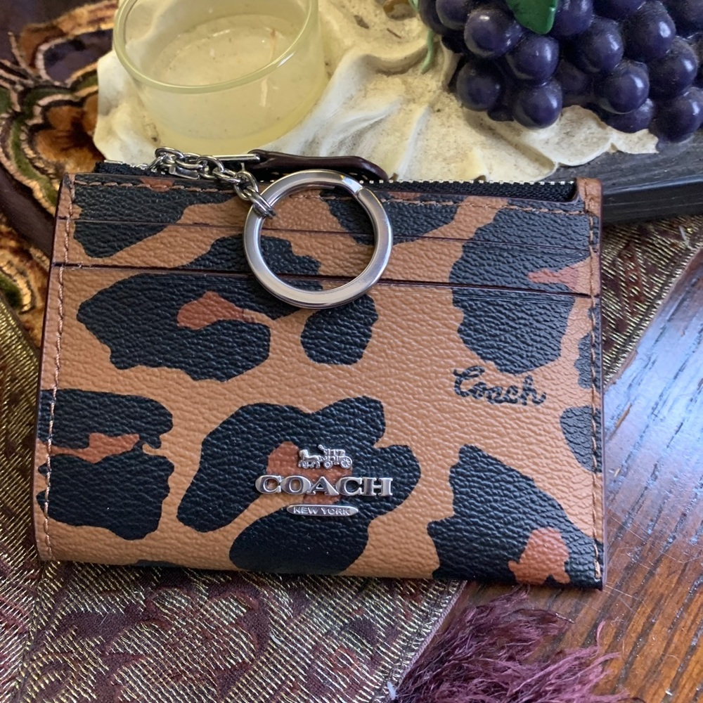 SOLD⛔️Authentic COACH Coated canvas/smooth leather leopard zip card/ID/Keychain - Picture 1 of 8